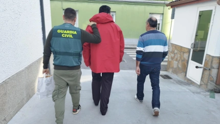 Detenido tras intentar robar cinco bloques de aluminio de una nave de Alcoa San Cibrao