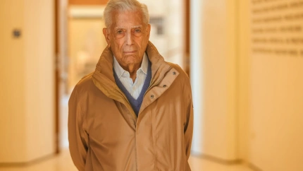 Archivo - Imagen de archivo del Premio Nobel de Literatura, Mario Vargas Llosa