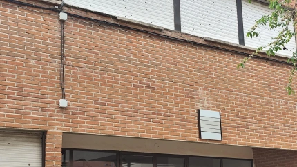 Comedor del CEIP Badiel tras el desprendimiento de parte de la cornisa de la fachada