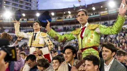 Roca Rey y Fortes, a hombros en la Corrida Picassiana de Málaga
