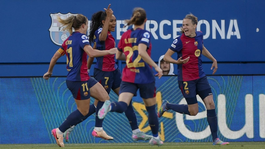 Las jugadoras del Barcelona femenino celebran su victoria ante el Chelsea