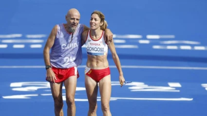 Elena Congost recibe el Premio Inolvidable José Francisco Pérez Sánchez de Tiempo de Juego