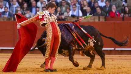 Sevilla, viernes 2 de mayo de 2025. Borja Jiménez corta dos orejas