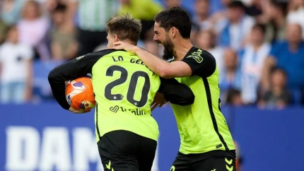 Lo Celso e Isco celebran el gol del Betis al Espanyol (LaLiga)