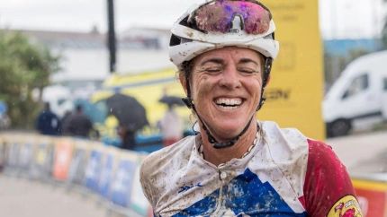 Ana Bejarano tras cruzar la meta en la Sherry Bike 2025