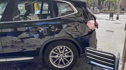 Coche accidentado entre Balmes y Diputación