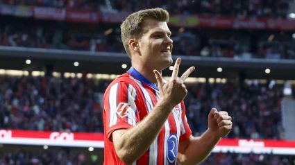 Alexander Sorloth celebra sus tres goles contra la Real Sociedad