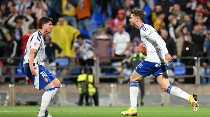 Los jugadores del Zaragoza celebran uno de los goles ante el Cartagena