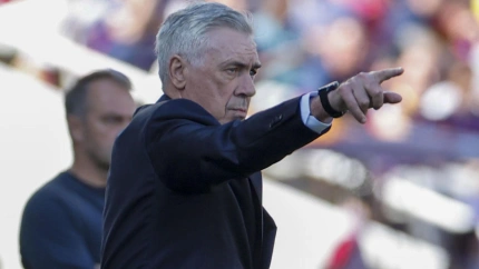 Carlo Ancelotti, entrenador del Real Madrid, en su partido ante el Barcelona