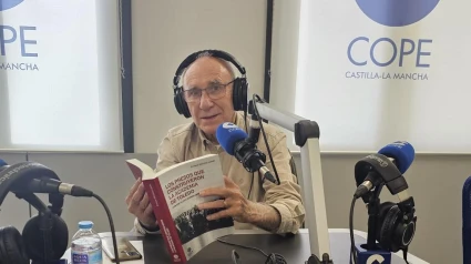 Enrique Sánchez y su libro sobre la construcción de la Academia de Infantería
