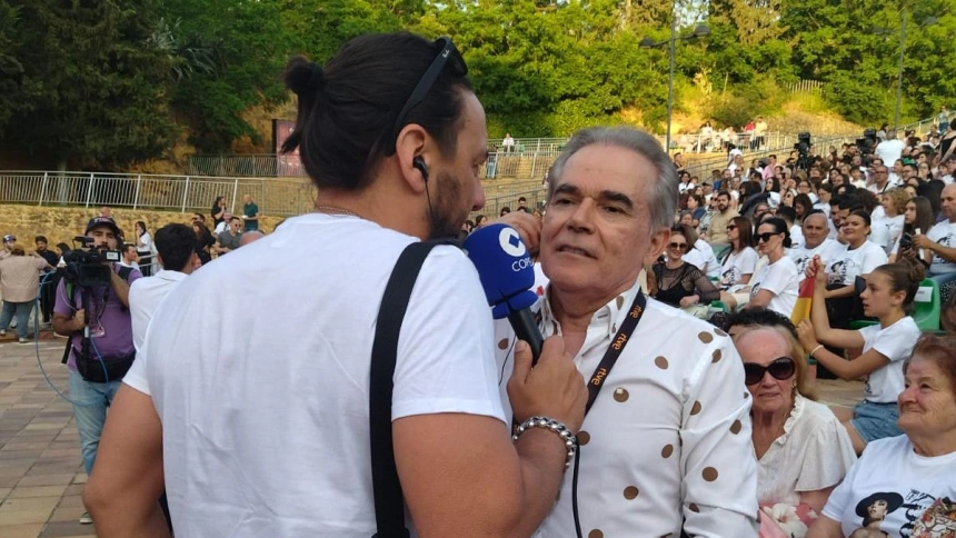 Andrés Ocaña junto al padre de Melody, antes de Eurovisión