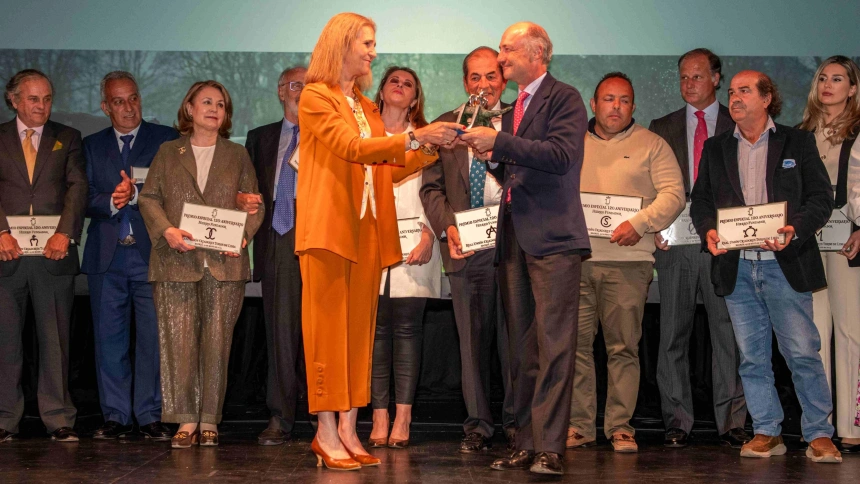 La Infanta Elena en el homenaje a los ganaderos fundadores de la RUCTL