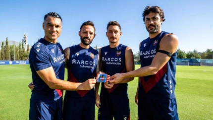 Iborra y Morales, junto a los otros capitanes del equipo, Andrés y Pablo Martínez