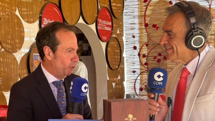 Entrevista con Rafael Olvera, director de la REAAE