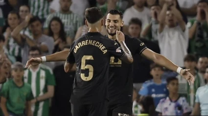 Rafa Mir se estrenó como goleador en Liga