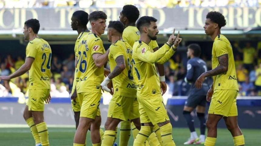 Baena celebra su gol, en el Villarreal - Sevilla