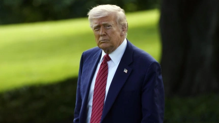 El presidente de Estados Unidos, Donald Trump, parte a bordo del Marine One desde el jardín sur de la Casa Blanca, Washington, D.C.