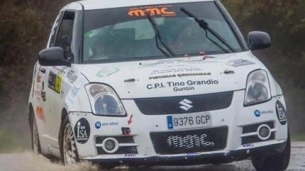 El Suzuki Swift de Mourelos estará en el Ayuntamiento y en el colegio