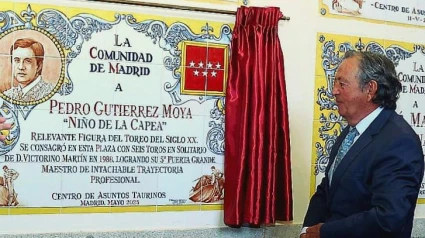 El Niño de la Capea descubre el azulejo en su honor en Las Ventas