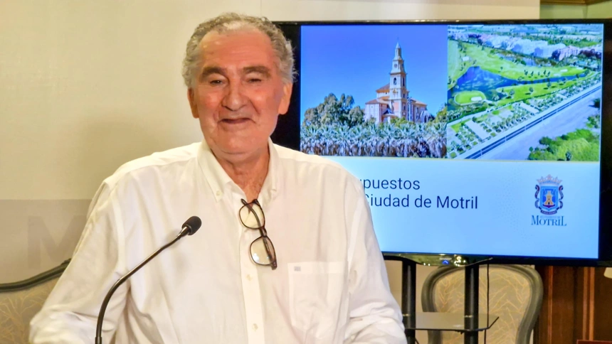 La alcaldesa de Motril propone que el parque de la Calle Ancha pase a nombrarse Antonio Escámez