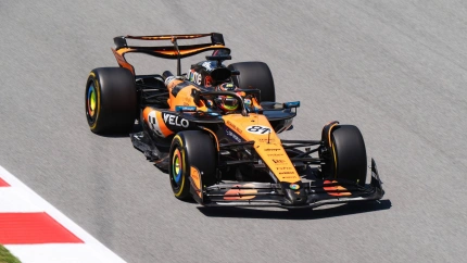 Piastri rodando en el circuito de Montmeló durante los entrenamientos libres