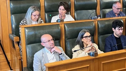 Los cuatro concejales no adscritos que se han abstenido en la votación