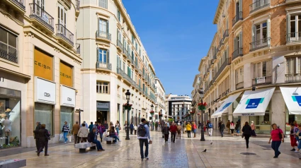 La Calle Marqués de Larios de Málaga en un día soleado