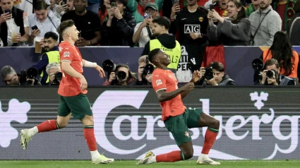Nuno Mendes celebra el gol en el Portugal - España