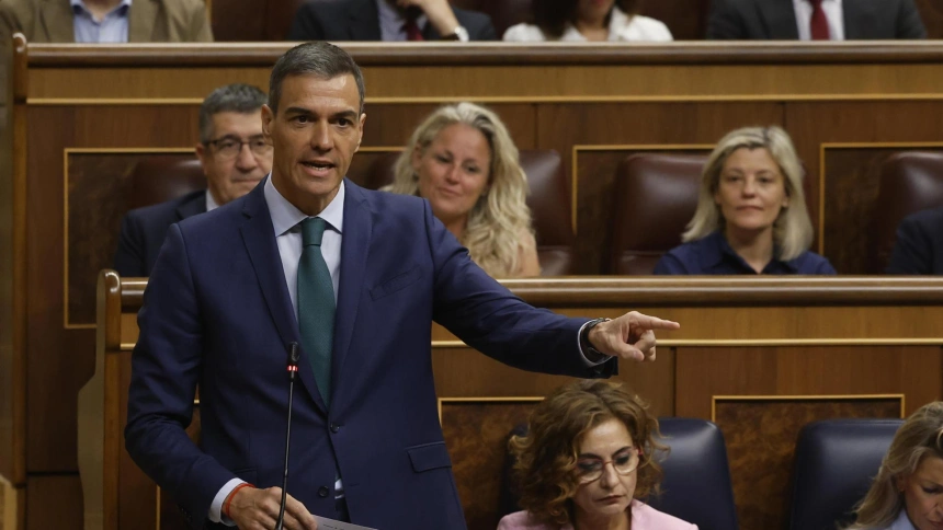 El presidente del Gobierno, Pedro Sánchez, durante su intervención en la sesión de control al Ejecutivo este miércoles en el Congreso