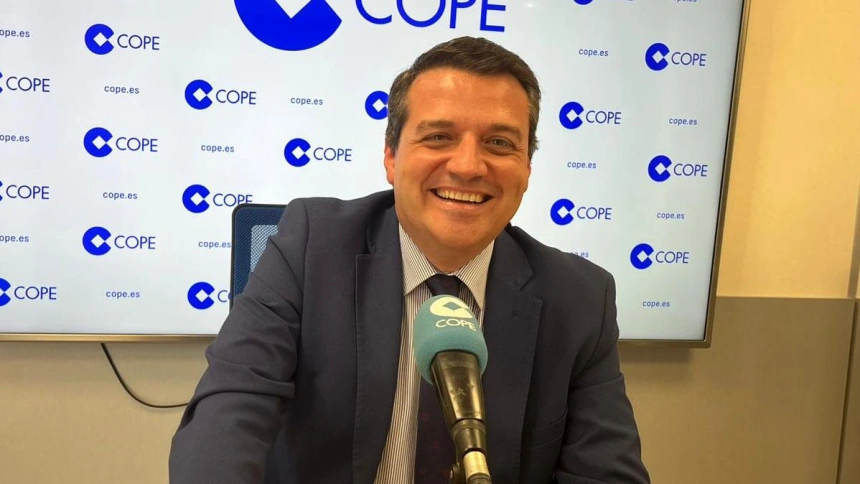 El alcalde de Córdoba, José María Bellido, en los estudios de COPE Córdoba