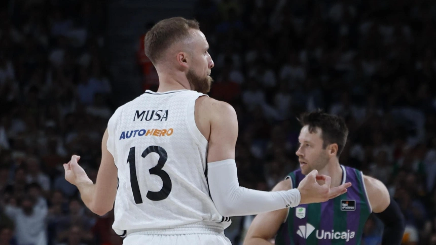 Musa celebra una canasta en el Real Madrid - Unicaja