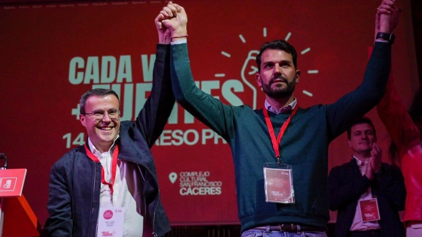 23/03/2025 El secretario general del PSOE de Extremadura, Miguel Ángel Gallardo, y el secretario provincial del PSOE de Cáceres, Àlvaro Sánchez Cotrina, en la clausura del 14 Congreso Provincial del PSOE de CáceresPOLITICA ESPAÑA EUROPA EXTREMADURAPSOE