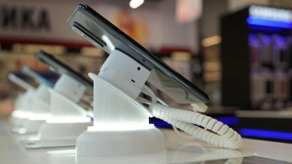 Expositor de smartphones en una tienda de telefonía móvil