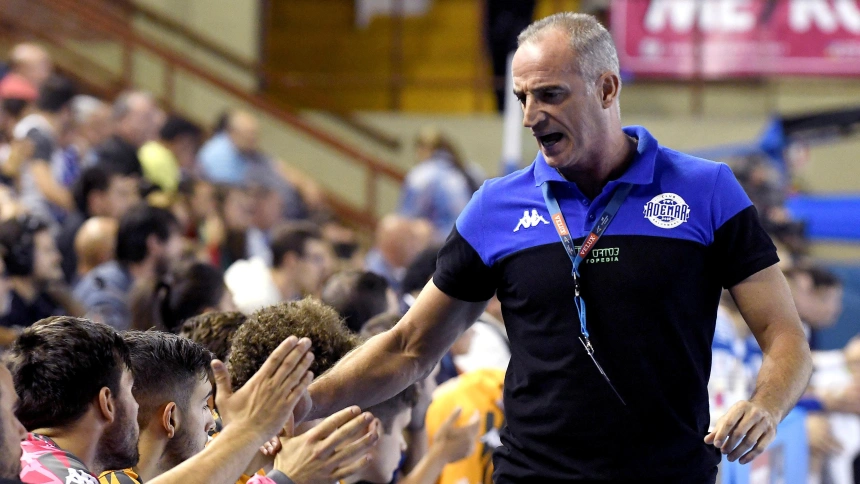 Rafa Guijosa, durante su etapa como entrenador del Ademar León.