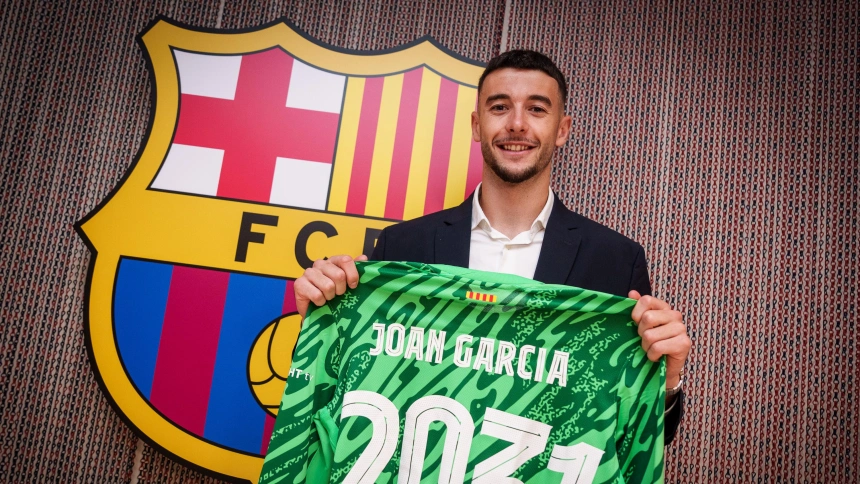 El meta catalán ya luce como portero del Barcelona con el que ha firmado su contrato.