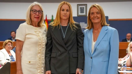 Raquel Escámez toma posesión como concejal del Ayuntamiento de Motril tras el fallecimiento de su padre