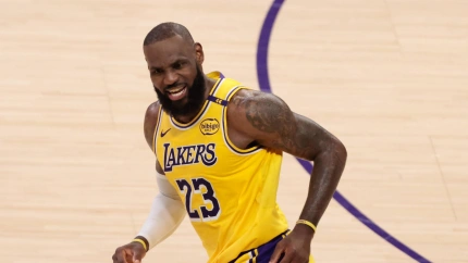 Lebron James en un partido con Los Angeles Lakers