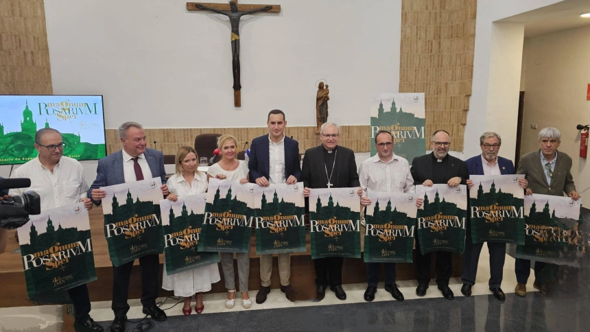 Jaén se convierte en tierra de esperanza con la procesión Magna "Magnum Rosarium Spei"