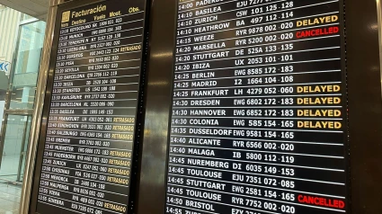 Vuelos cancelados y numerosos retrasos en el aeropuerto de Palma.