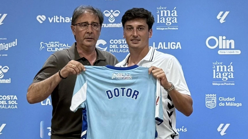 Carlos Dotor junto a Loren en su puesta de largo en Málaga