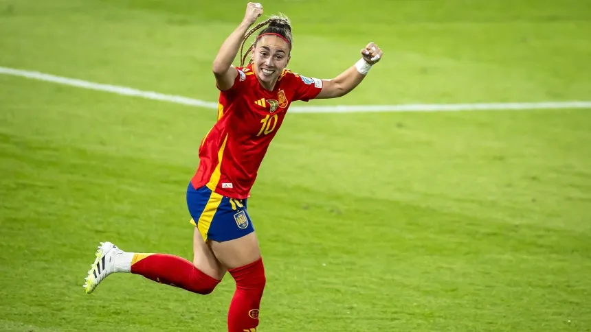 La madridista celebra el primer gol del partido ante Suiza.