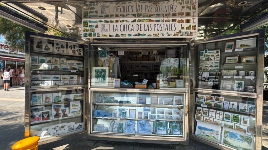 Quiosco "La chica de las postales"