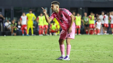 Jordi Alba tras marcar su penalti ante el Nexaca