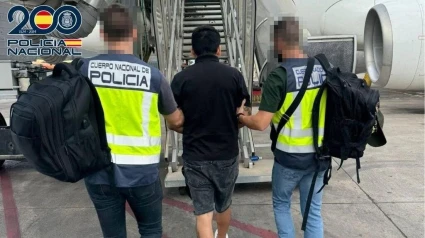 Policía Nacional expulsa a 8 delincuentes a su país de origen