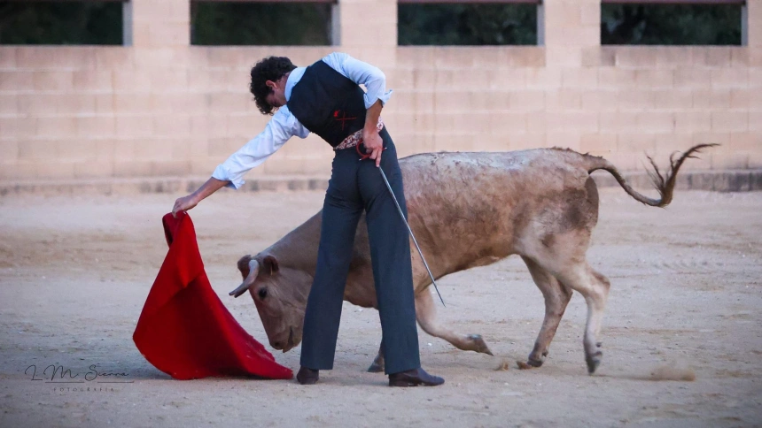 Víctor Hernández, durante sus entrenamientos en el campo previos a su reaparición