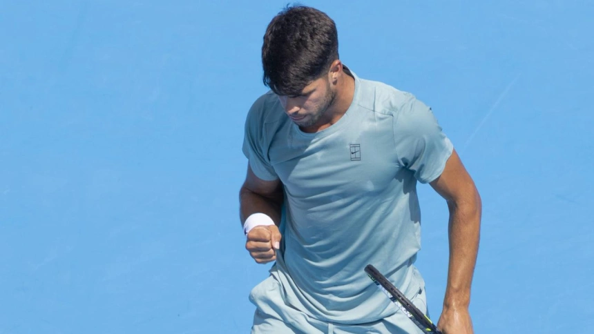 Carlos Alcaraz celebrando un punto en su debut en Cincinnati