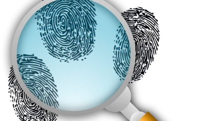 Así atrapan asesinos con algo que tú también tienes: tus huellas dactilares