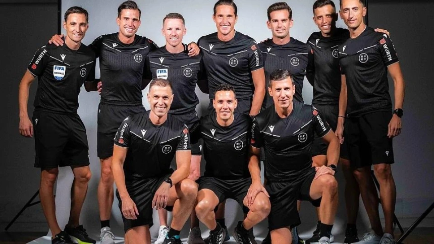 Presentación de los árbitros españoles para la temporada 2025/2026.