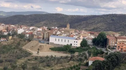El incendio de 2022 quemó todo el término municipal de Torás que empieza ya a recuperarse