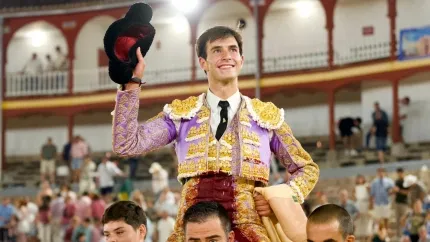 Samuel Navalón, en su salida a hombros en Ciudad Real